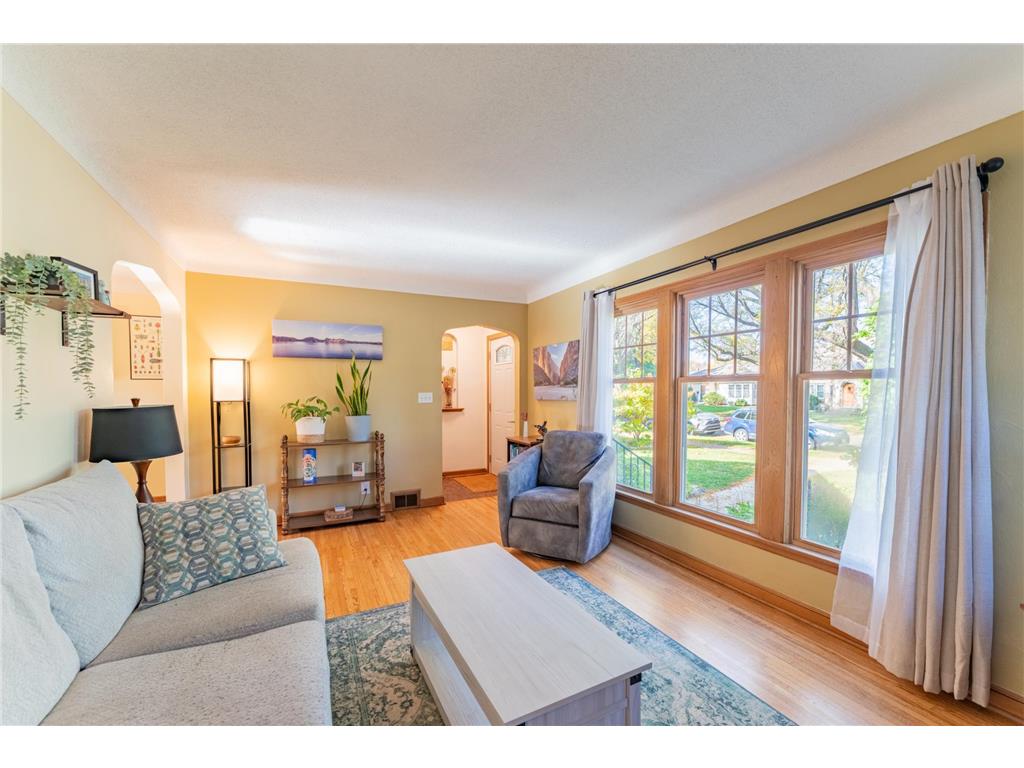 900 Hoyt Avenue W Saint Paul MN 55117 7037063 image7