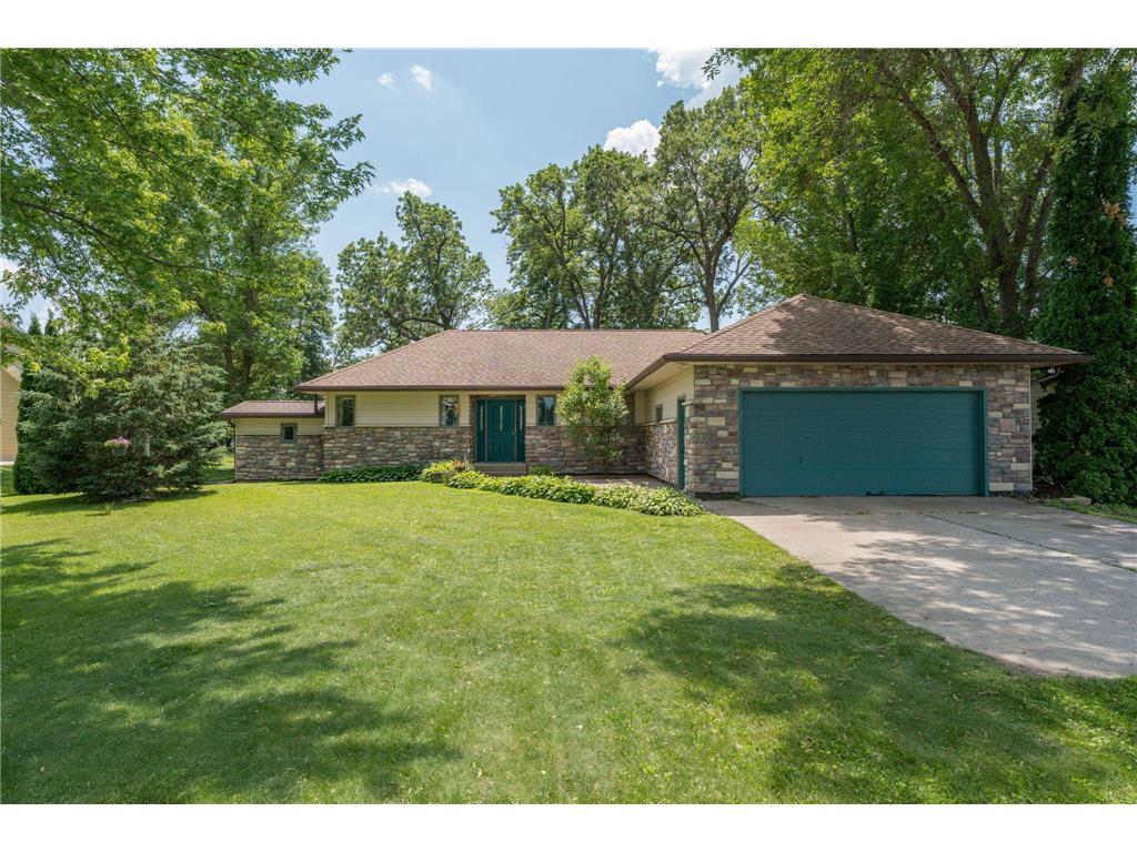 900 Lakeview Road Lake Crystal MN 56055 - Crystal 6741935 image1