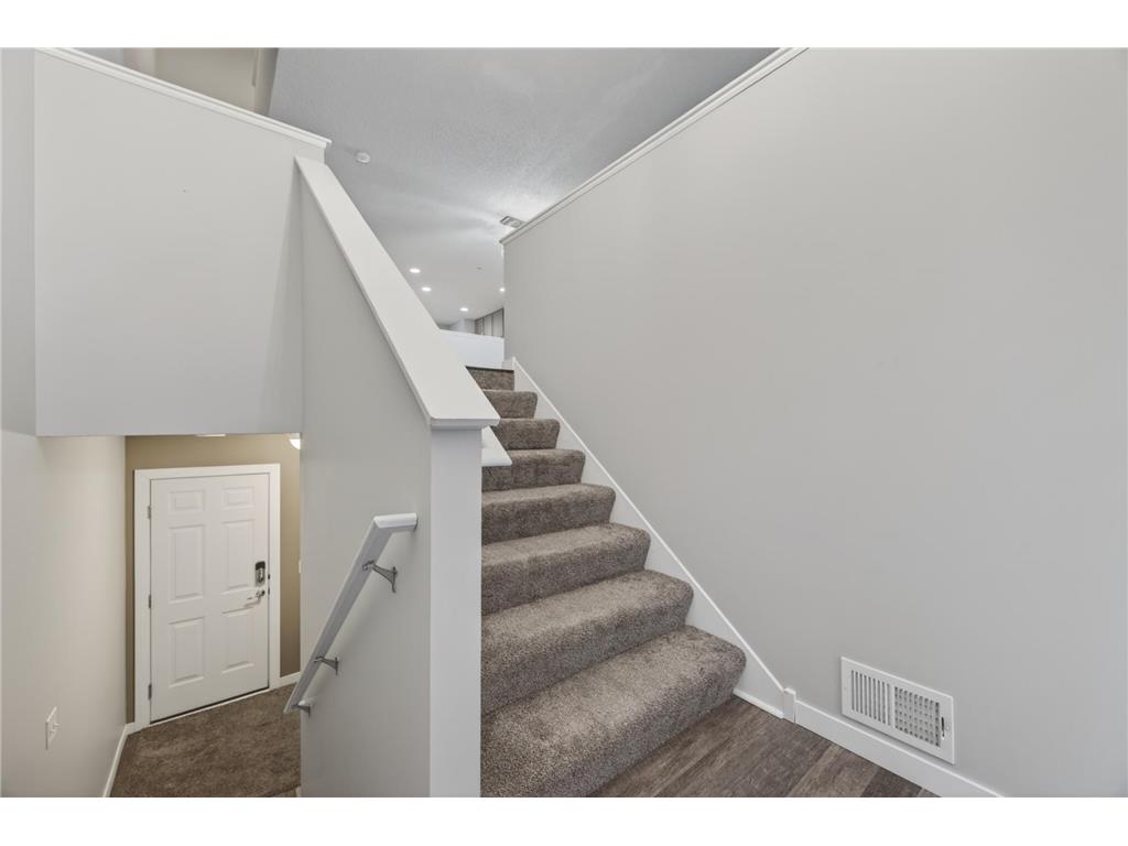 900 Ledgestone Drive Mahtomedi MN 55115 7056283 image14