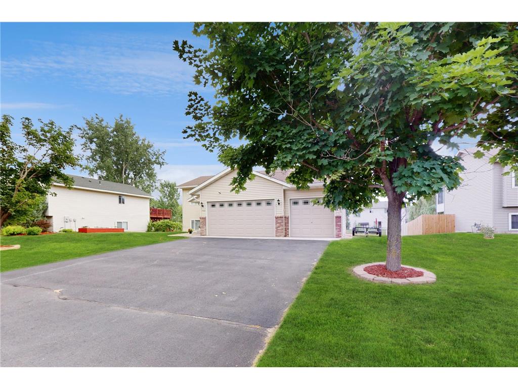 900 Marigold Drive Cambridge MN 55008 6381028 image1