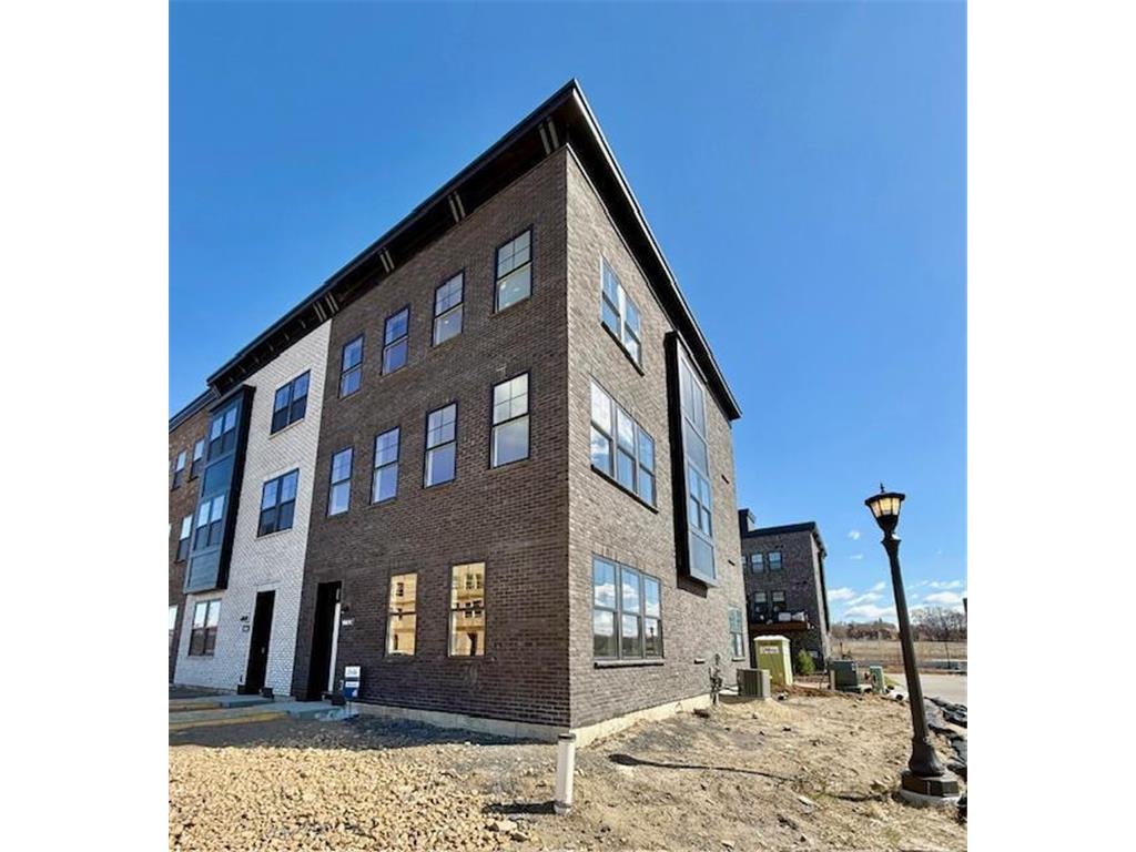 900 Mount Curve Boulevard #M Saint Paul MN 55116 6693995 image1