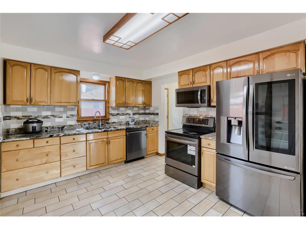 900 W 84th Street Bloomington MN 55420 - Bryant 7102956 image2