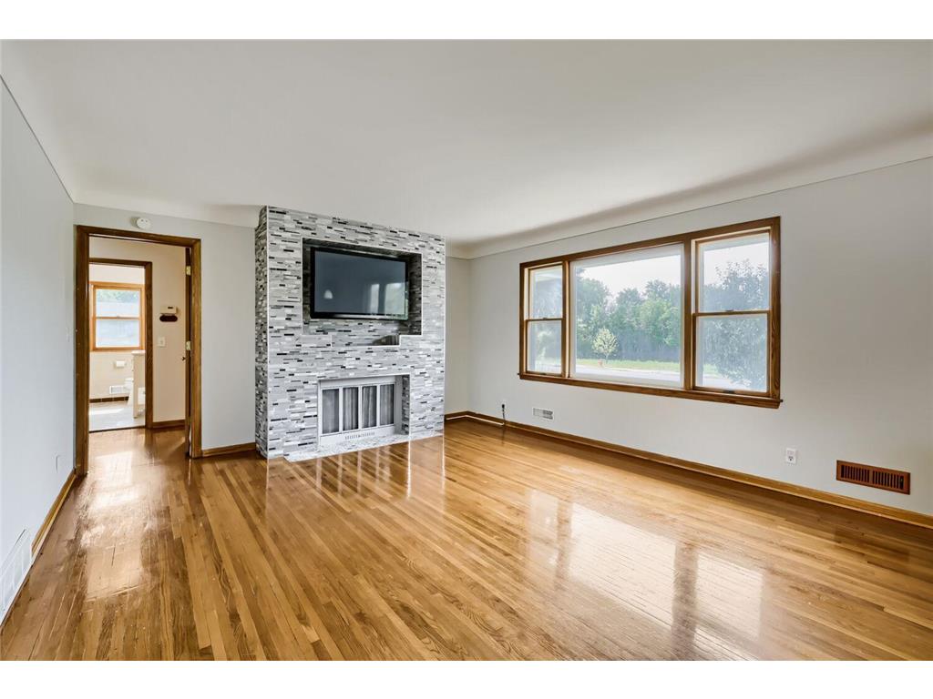 900 W 84th Street Bloomington MN 55420 - Bryant 7102956 image4