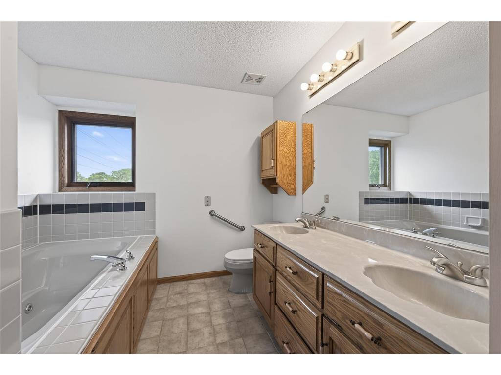 9000 Ashley Terrace Brooklyn Park MN 55443 7090613 image31
