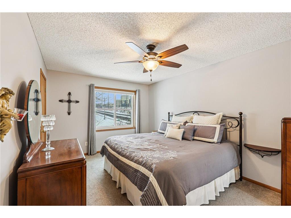 9000 Parkside Drive Woodbury MN 55125 6823100 image25