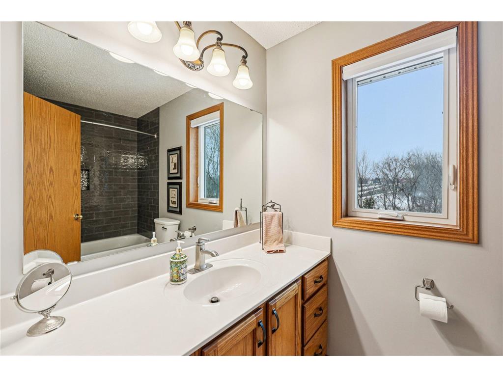 9000 Parkside Drive Woodbury MN 55125 6823100 image28