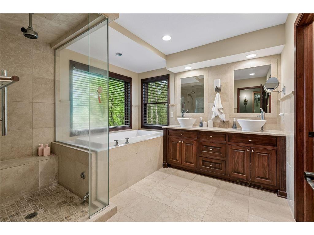 9001 Springwood Drive Woodbury MN 55125 7072801 image24