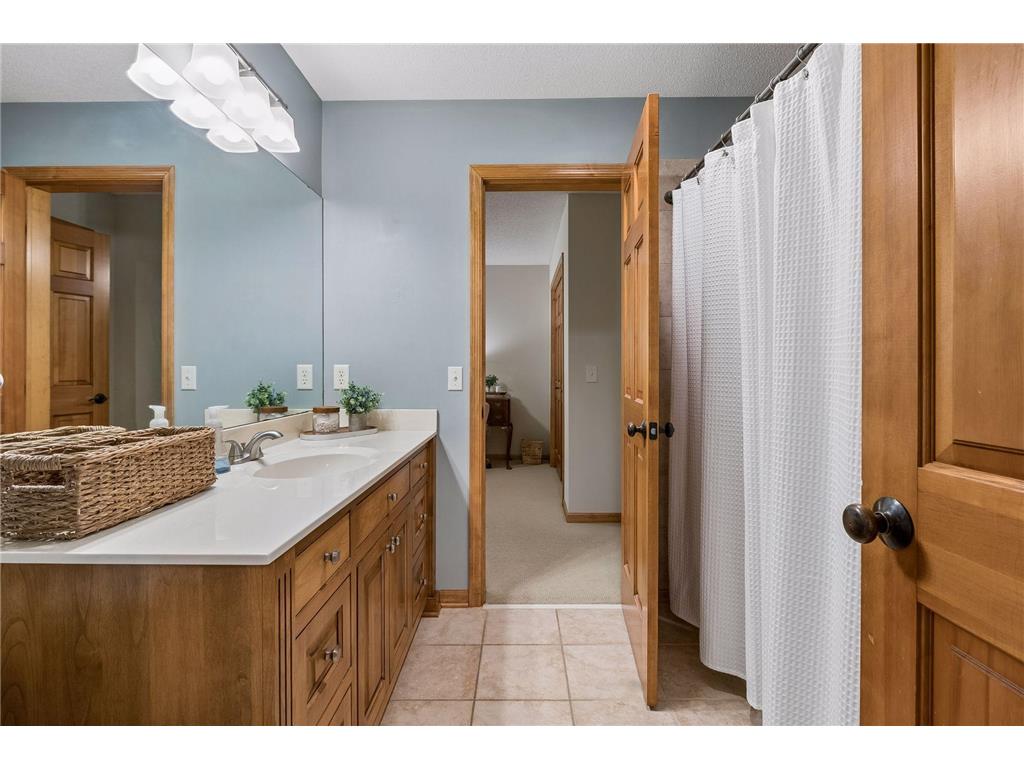 9001 Springwood Drive Woodbury MN 55125 7072801 image28