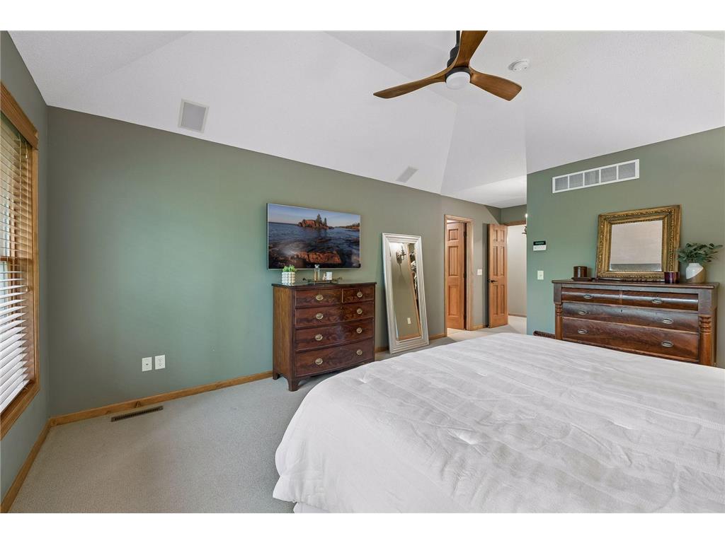 9001 Springwood Drive Woodbury MN 55125 7072801 image71