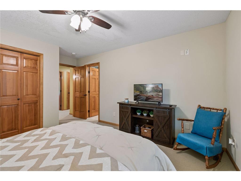 9001 Springwood Drive Woodbury MN 55125 7072801 image72