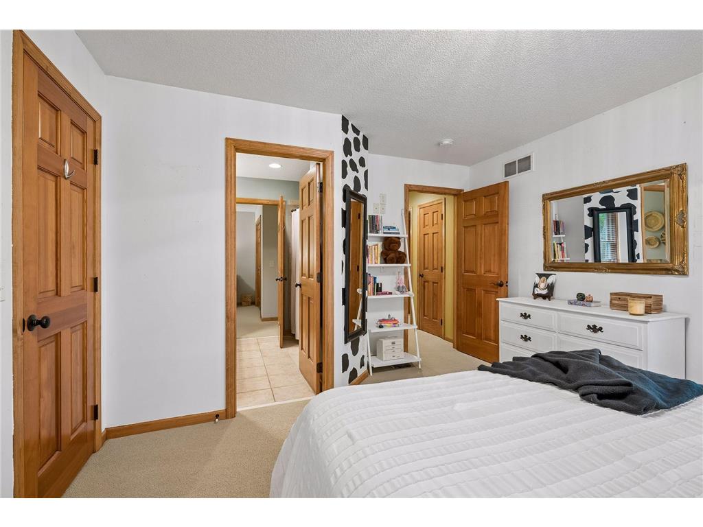 9001 Springwood Drive Woodbury MN 55125 7072801 image73