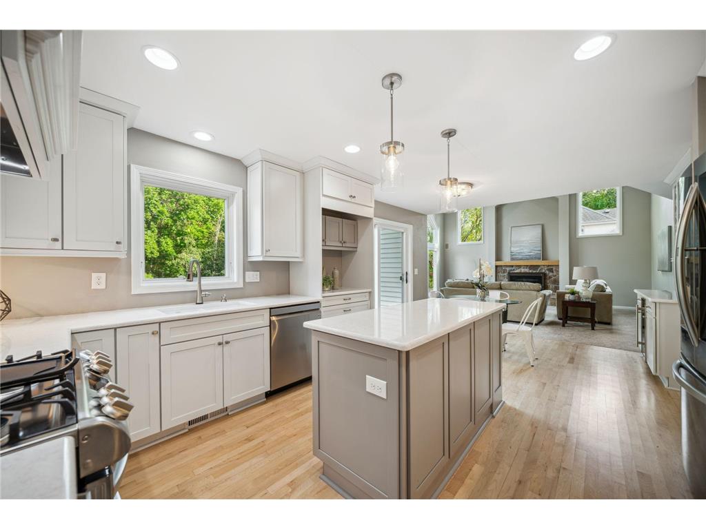 9009 Victoria Drive Eden Prairie MN 55347 6434413 image1