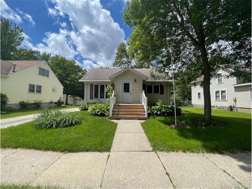 901 2nd St NW Waseca MN 56093 6602304 image1