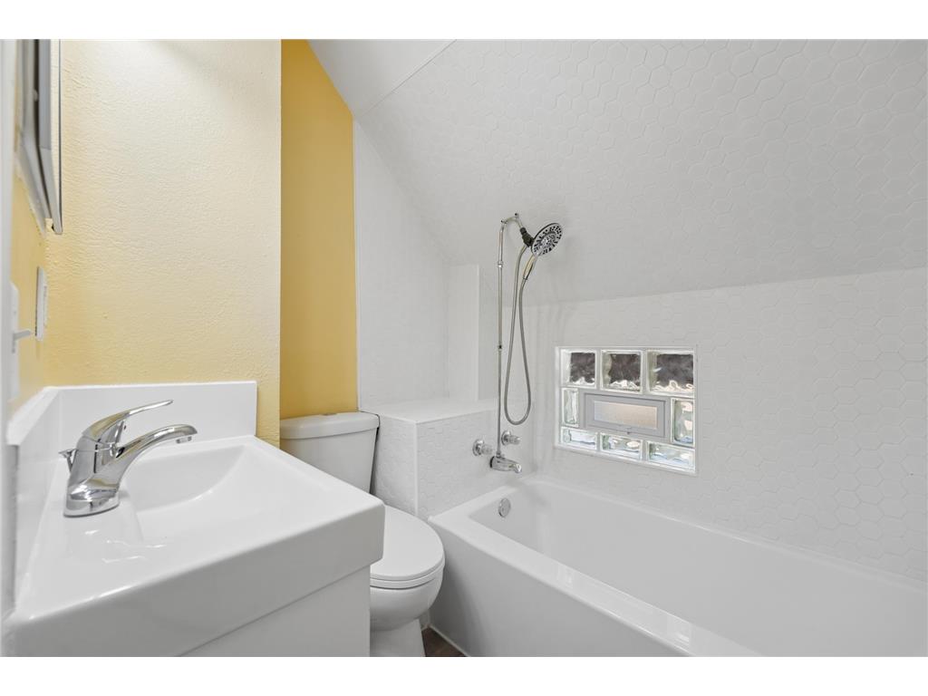 901 31st Avenue N Minneapolis MN 55411 7087771 image8