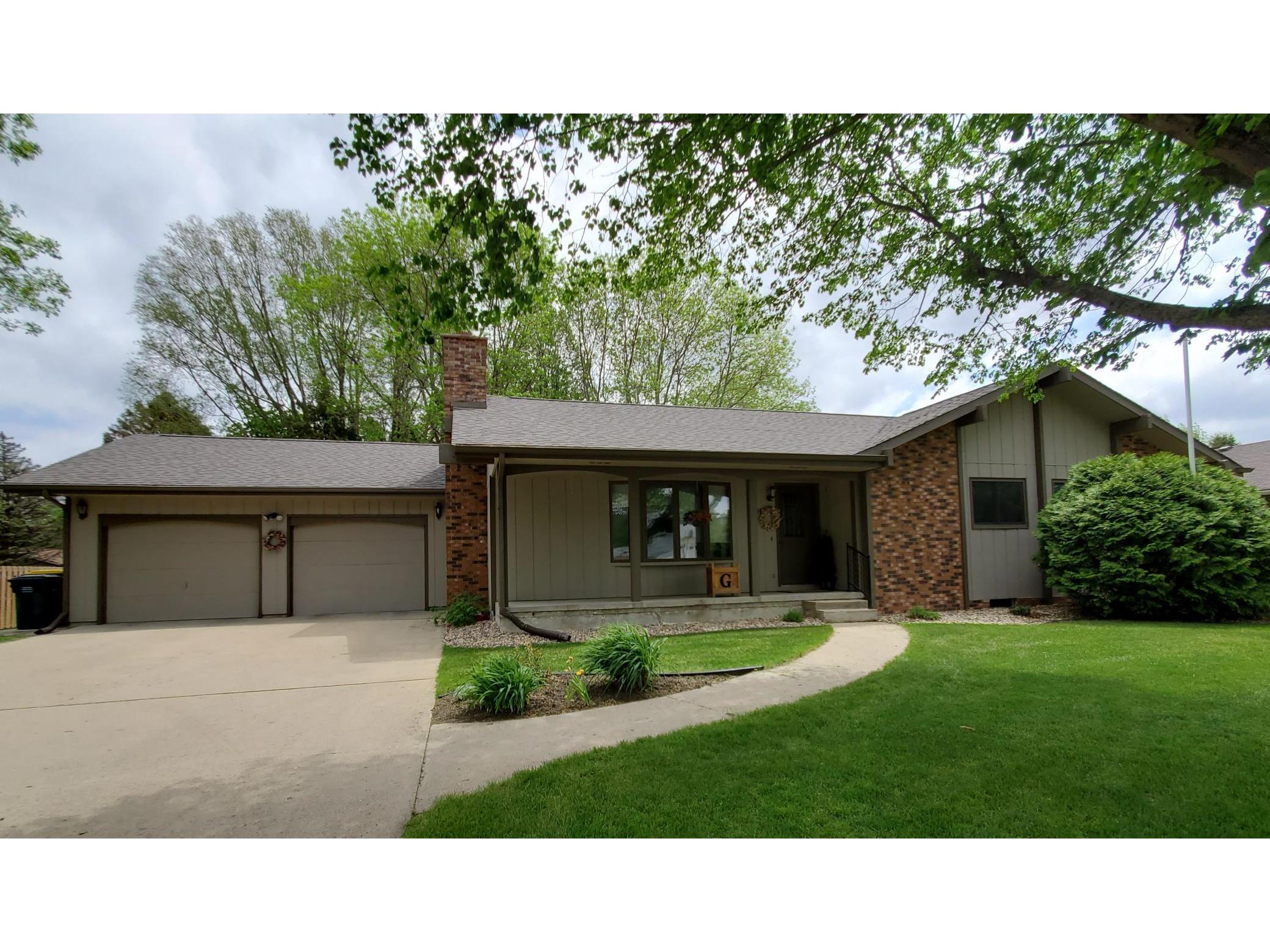 901 5th Avenue SE, Pipestone, MN 56164 MLS 5762753 Edina Realty