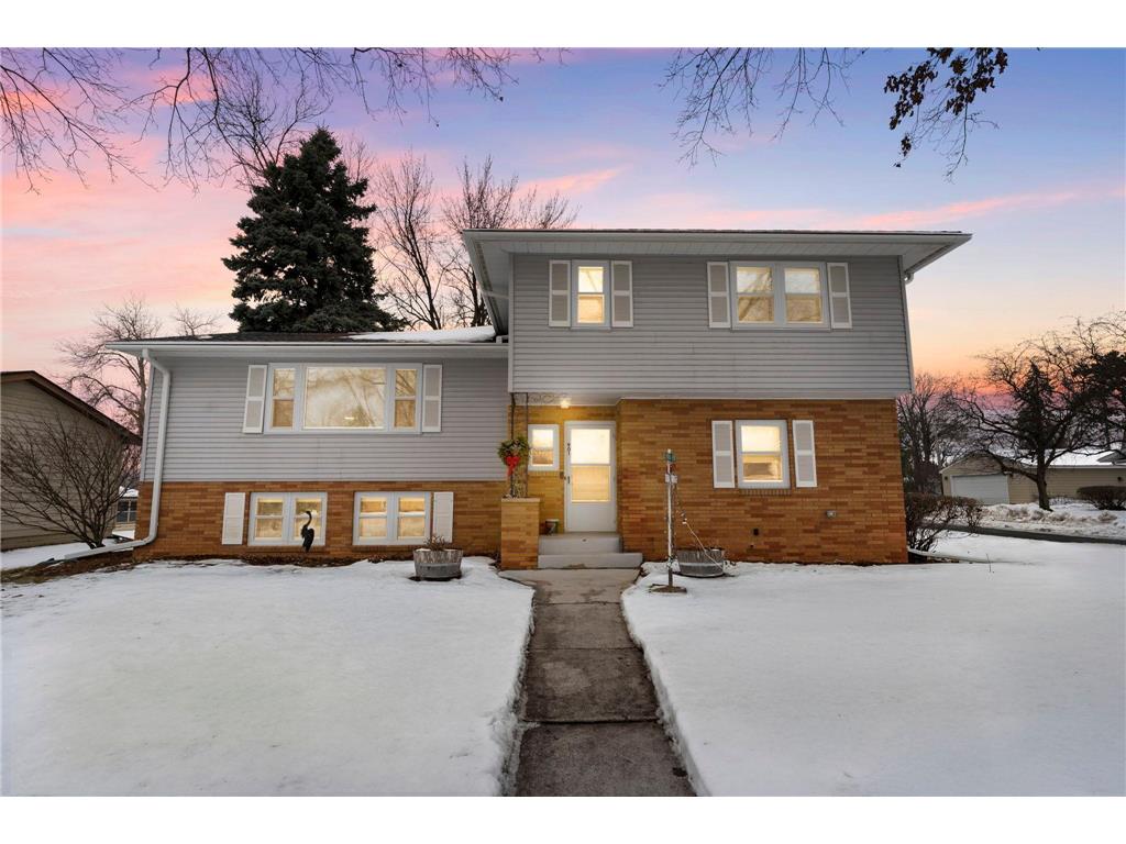 901 Cheri Lane Mendota Heights MN 55120 - Rogers Lake 7026761 image1