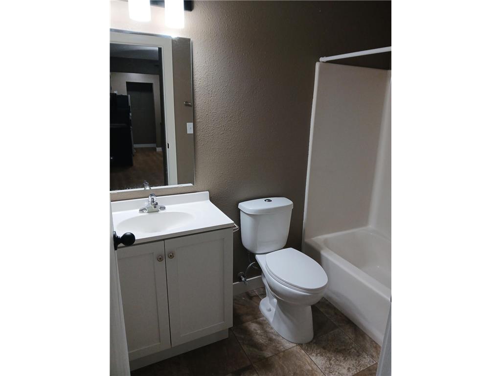 901 Country Club Drive #204 Marshall MN 56258 6802725 image9