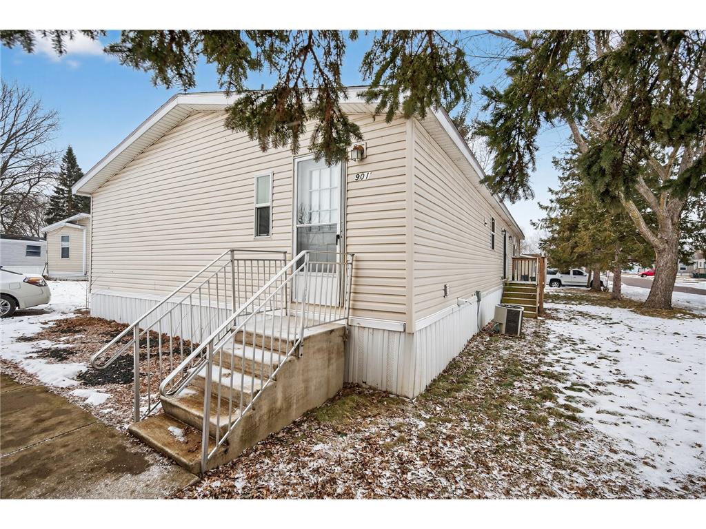901 Hamlet Circle Lakeville MN 55044 7008601 image1