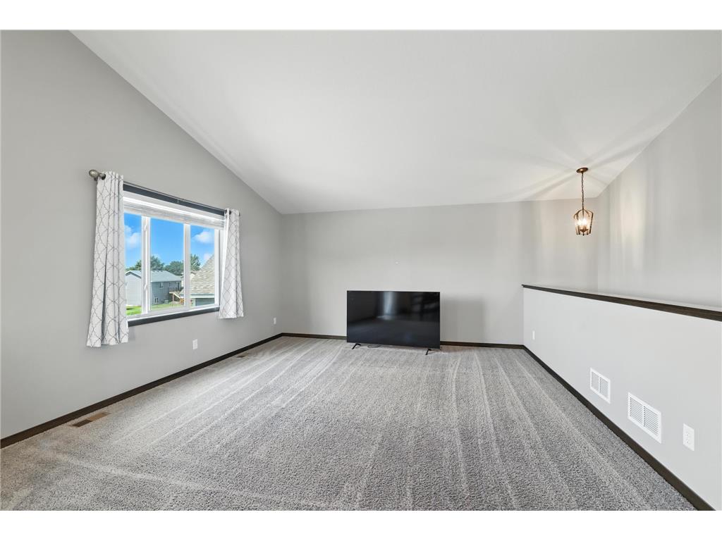 901 Moline Loop NW Isanti MN 55040 6762824 image6