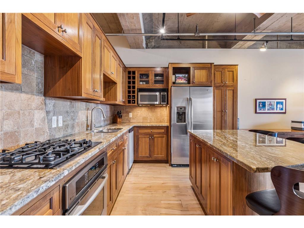 901 N 3rd #414 Minneapolis MN 55401 7072115 image14