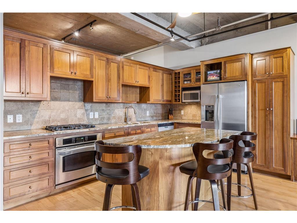 901 N 3rd #414 Minneapolis MN 55401 7072115 image15