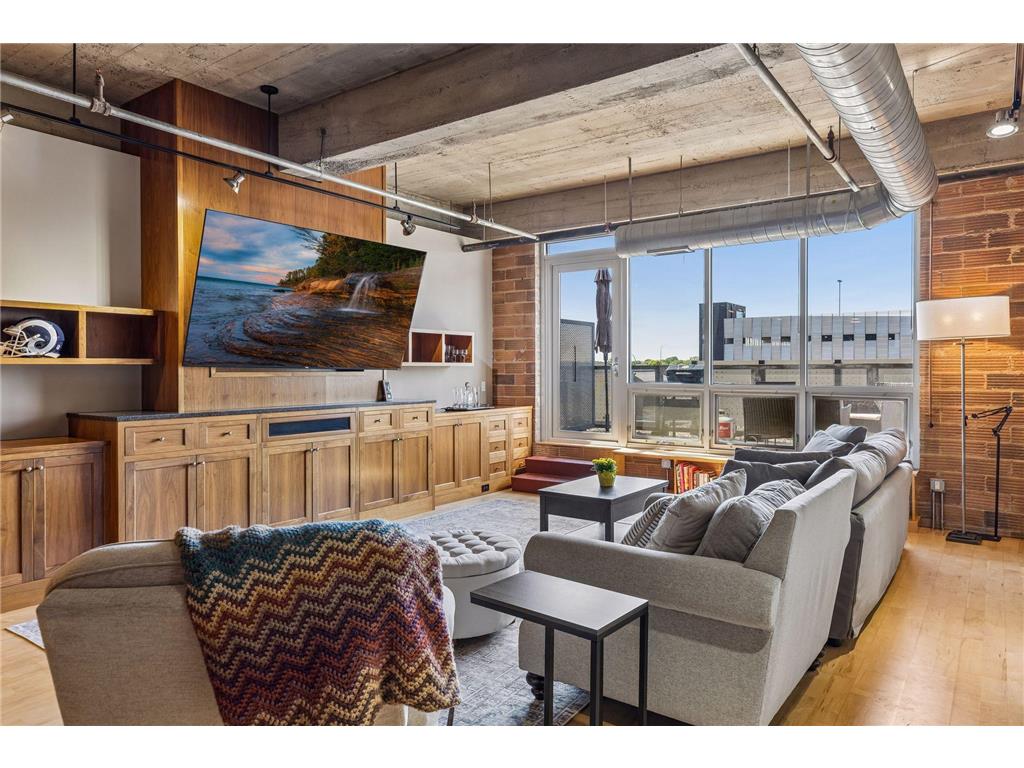901 N 3rd #414 Minneapolis MN 55401 7072115 image19