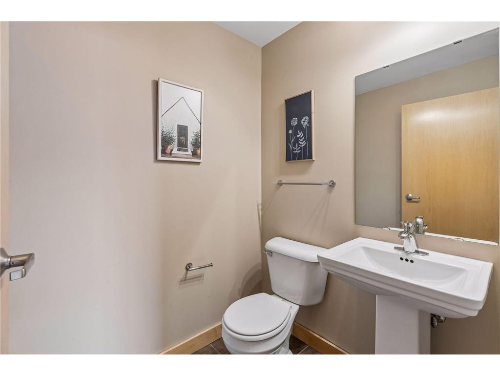 901 N 3rd #414 Minneapolis MN 55401 7072115 image27