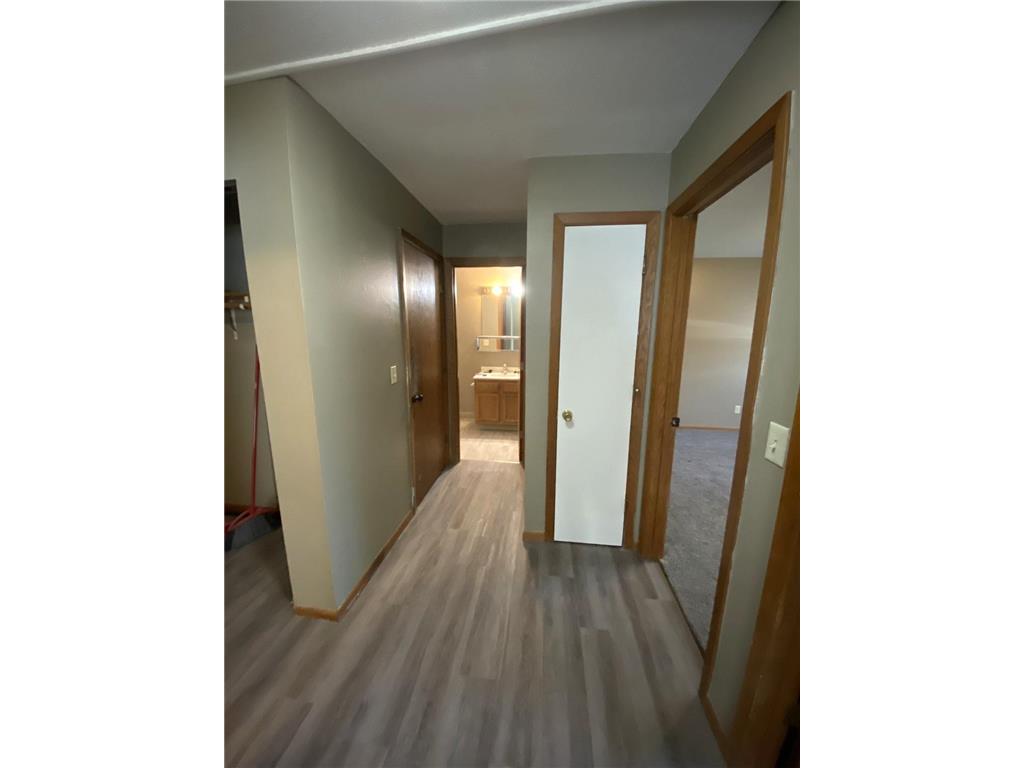 901 Pearl Avenue #208 Marshall MN 56258 7000161 image4