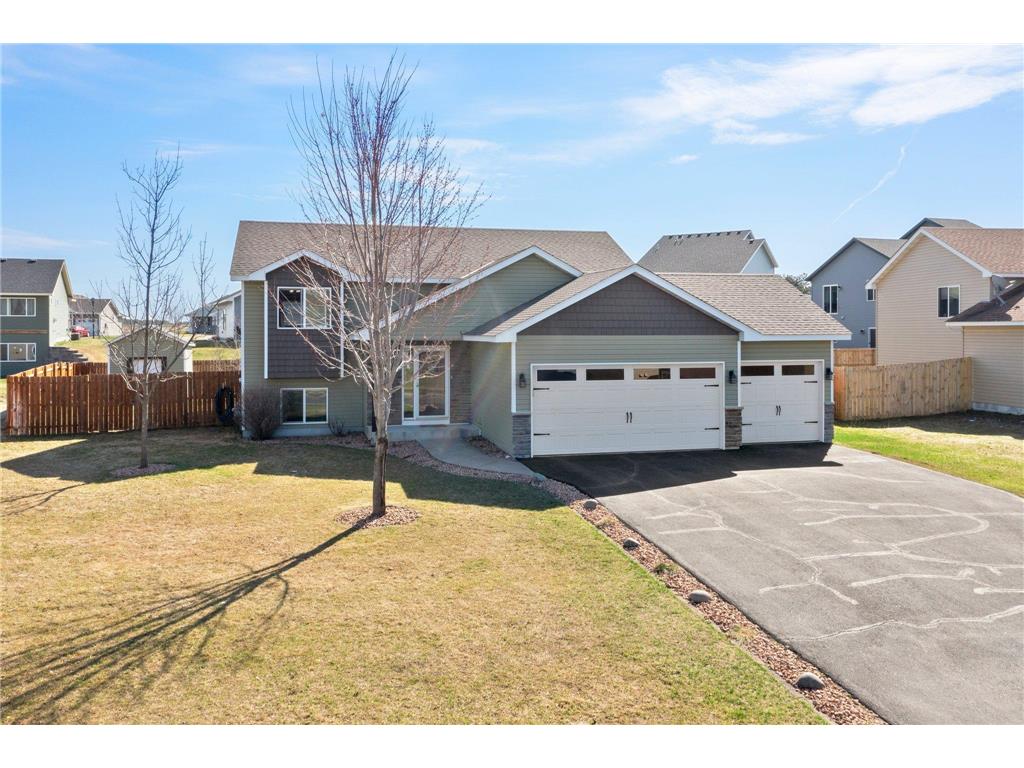 901 Robin Road NW Isanti MN 55040 6353962 image1