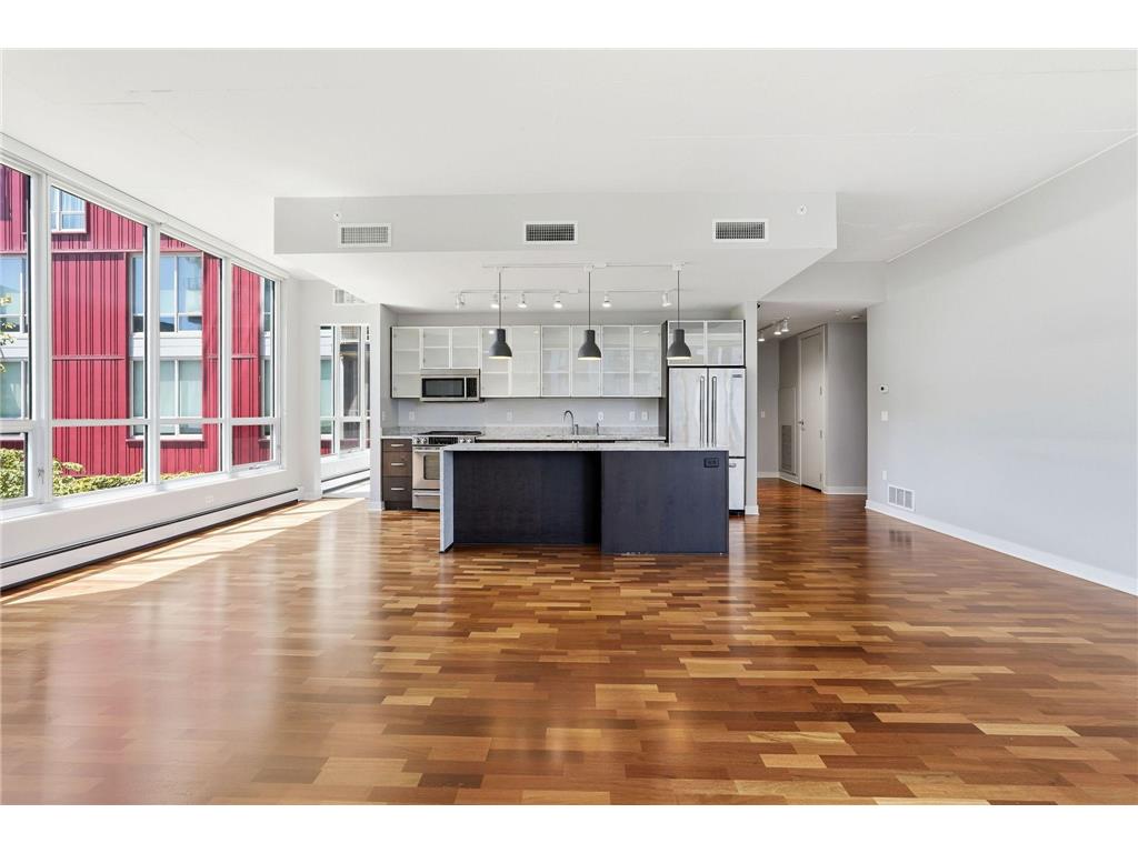 901 S 2nd Street #201 Minneapolis MN 55415 7110989 image4