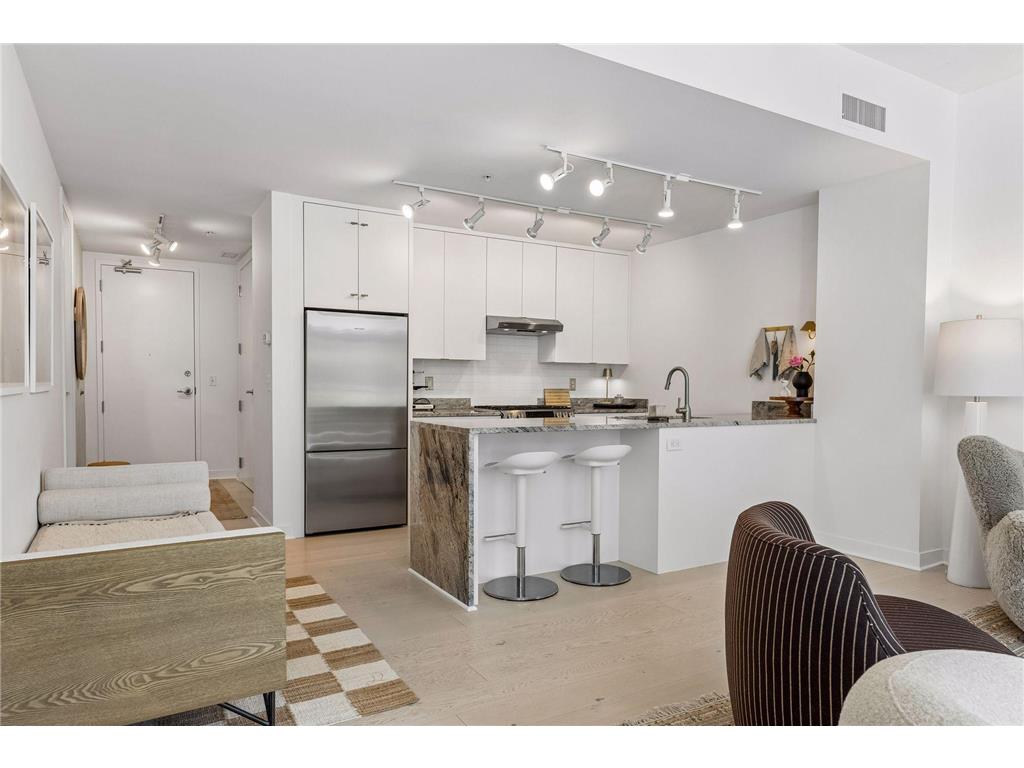 901 S 2nd Street #205 Minneapolis MN 55415 7082934 image10