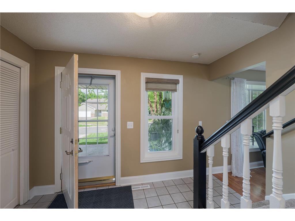 901 Southwind Drive Burnsville MN 55306 7084186 image3