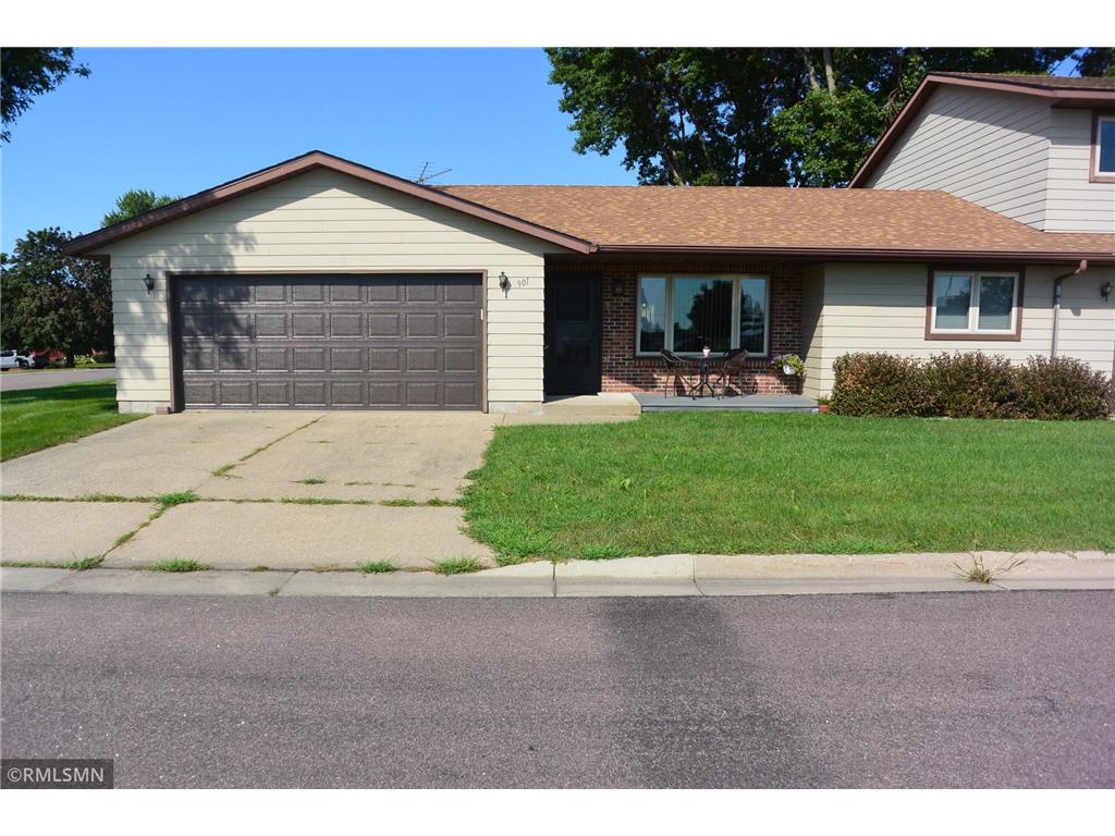 901 Vinton Avenue Glencoe MN 55336 6774952 image1