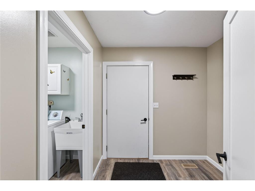 901 W Main Street Belle Plaine MN 56011 7053354 image19
