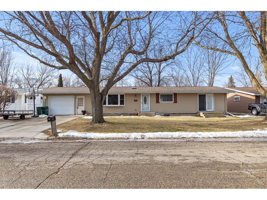 902 Cheryl Avenue Marshall MN 56258 7014285 image1