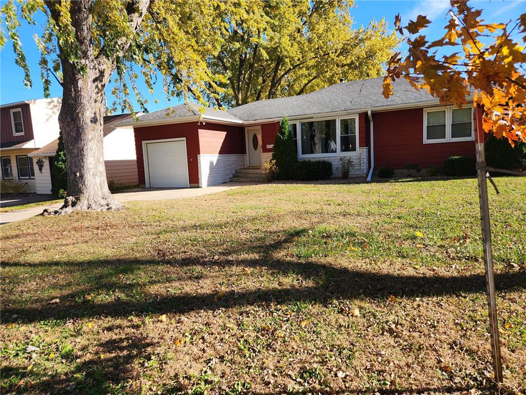 902 Clausen Avenue Albert Lea MN 56007 6812998 image2