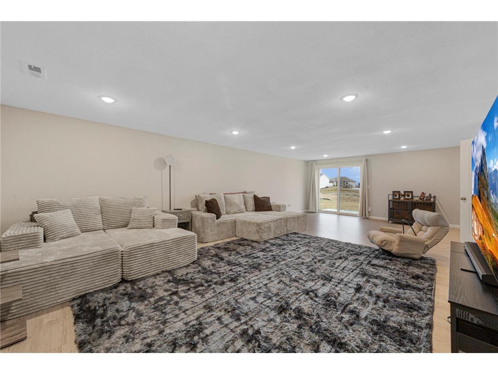 902 Emily Court NE Montgomery MN 56069 7042686 image24