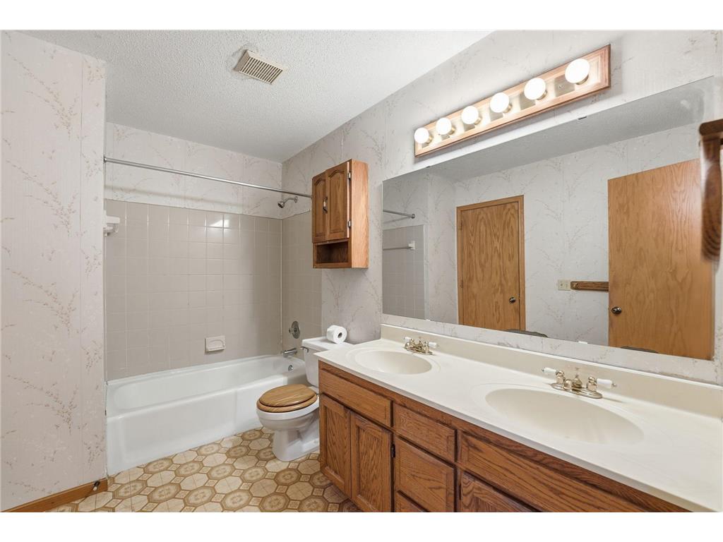902 Evergreen Drive Burnsville MN 55337 7035237 image8