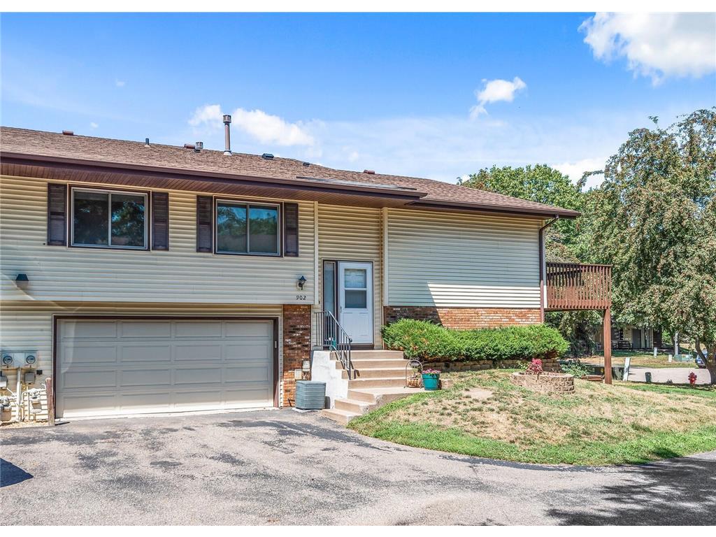 902 Heritage Court W, Vadnais Heights, MN, 55127 MLS 6245203 Edina