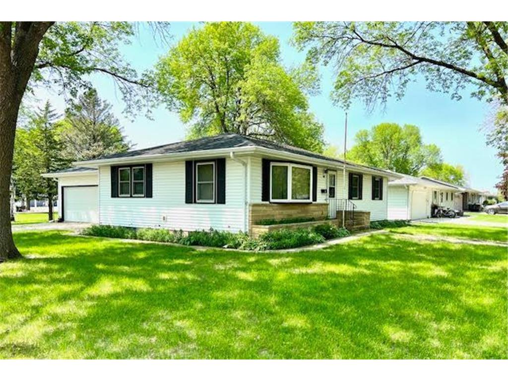 902 N Renville Street Winthrop MN 55396 6648102 image1