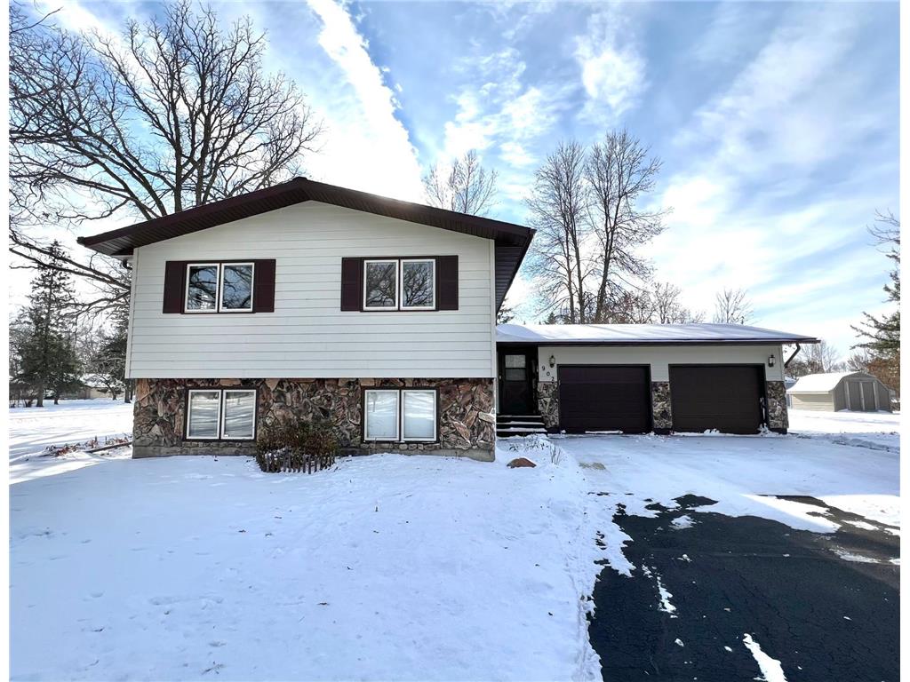 902 Oakmont Drive Thief River Falls MN 56701 6788779 image1