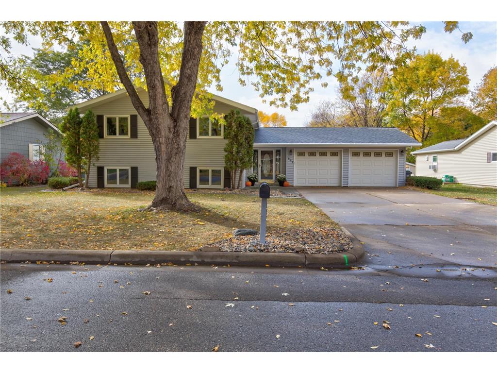 902 Silvervine Drive, Marshall, MN, 56258 MLS 6271891 Edina Realty