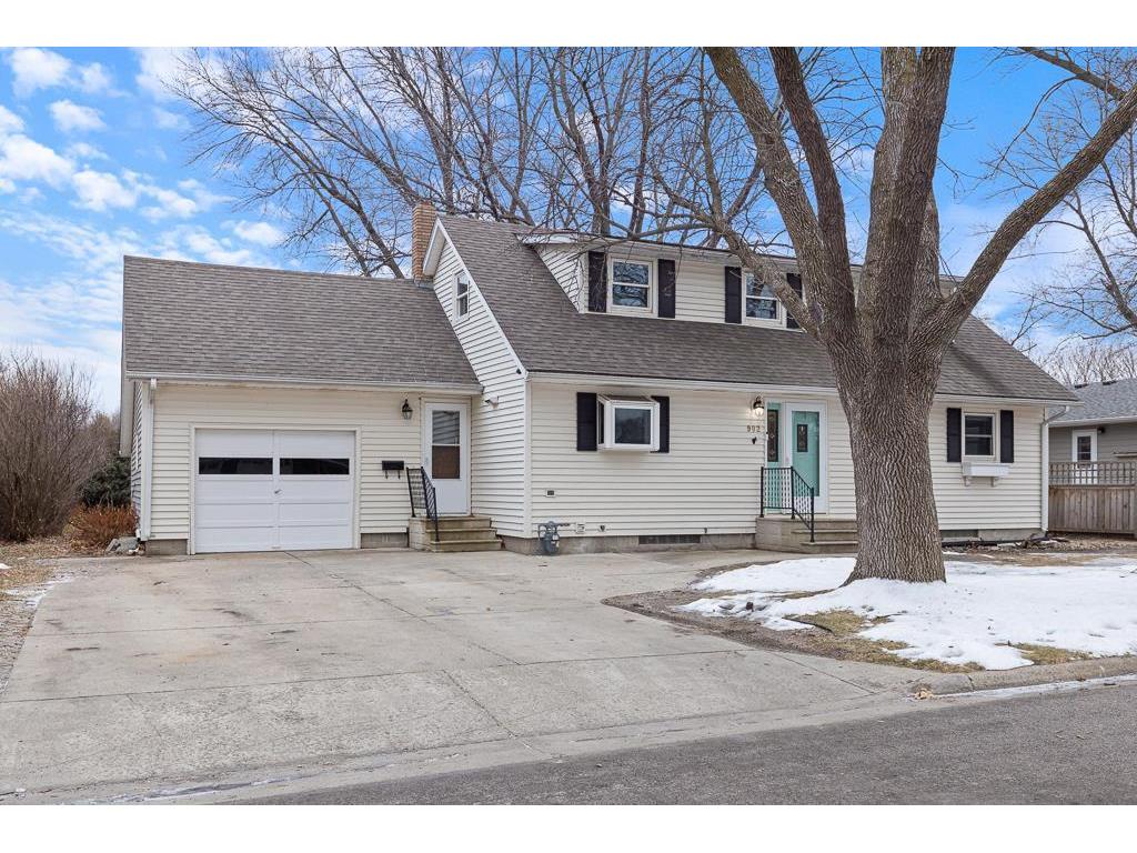 902 Willow Avenue Marshall MN 56258 6641337 image1