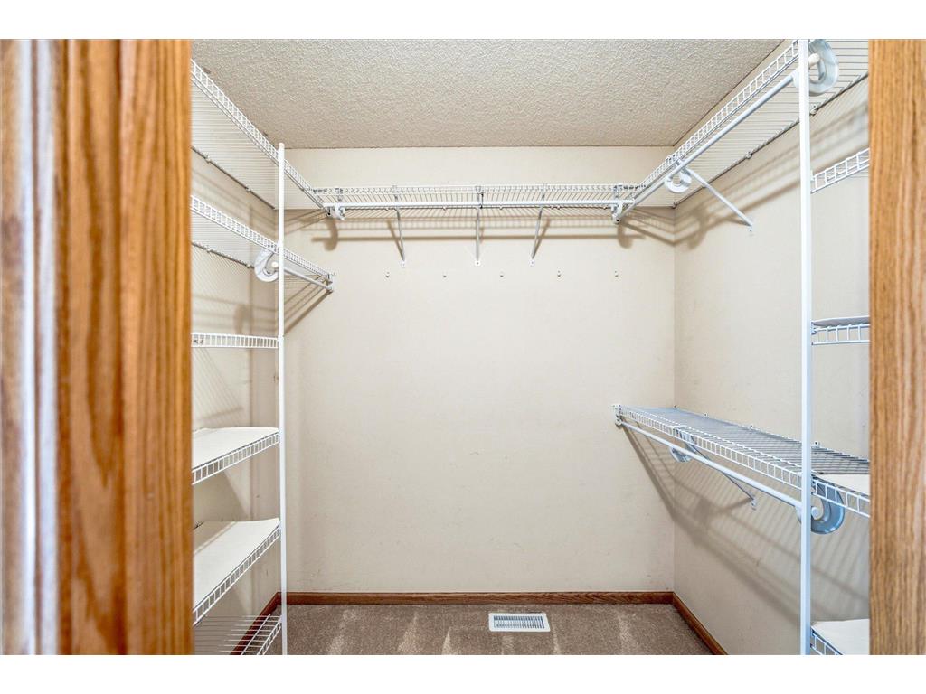 9020 Parkside Drive Woodbury MN 55125 7029341 image27