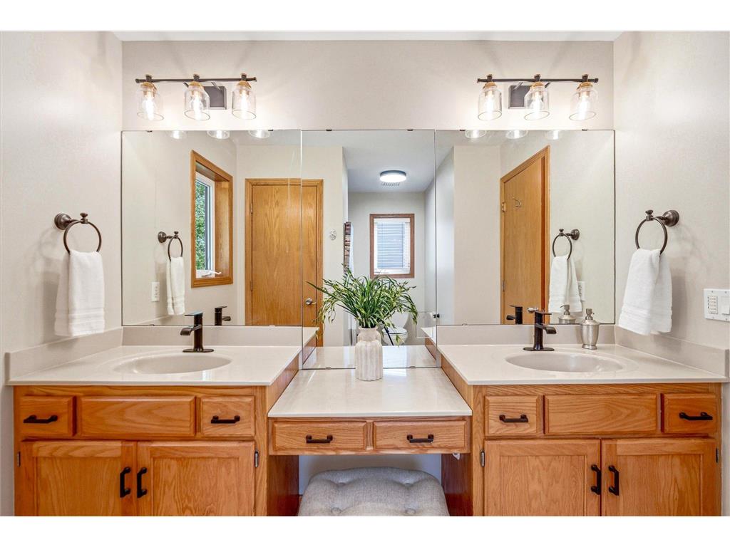 9020 Parkside Drive Woodbury MN 55125 7029341 image30