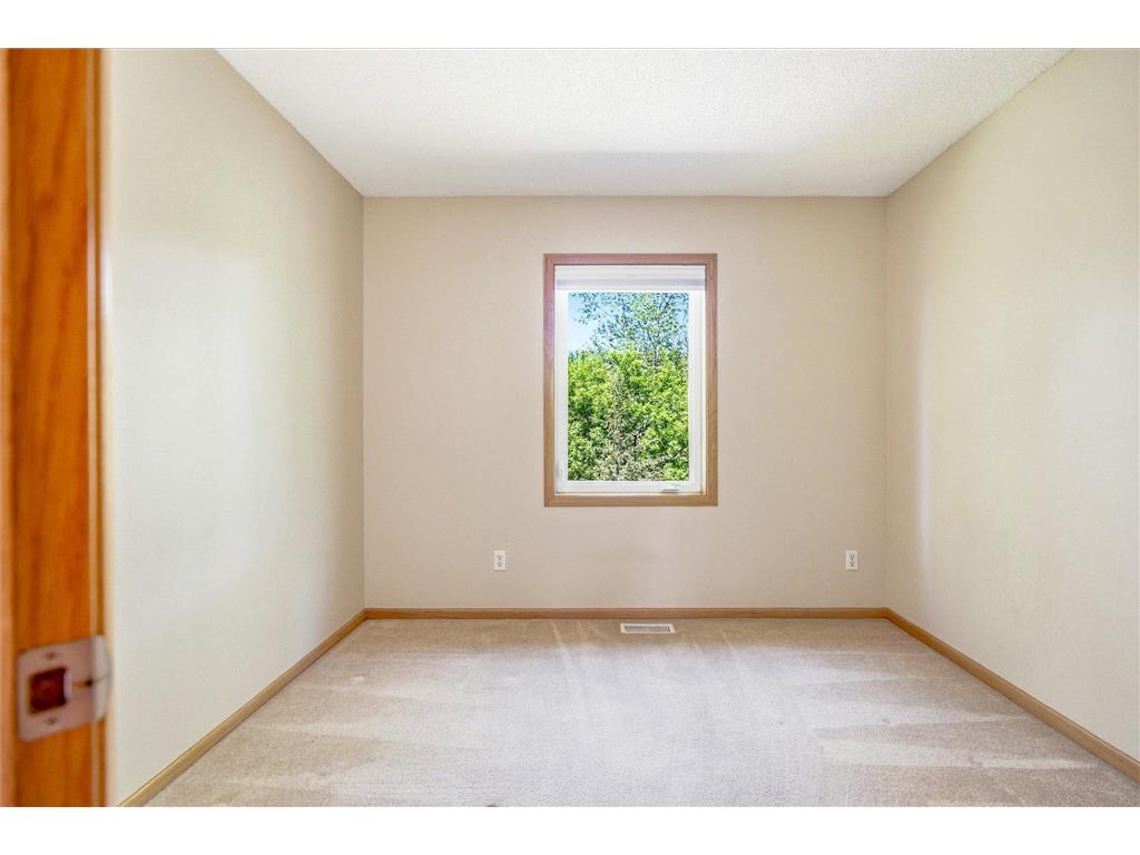 9020 Parkside Drive Woodbury MN 55125 7029341 image34
