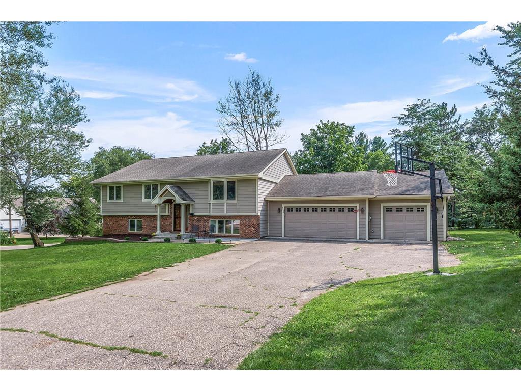 9021 Staring Lane W, Eden Prairie, MN, 55347 MLS 6254033 Edina Realty