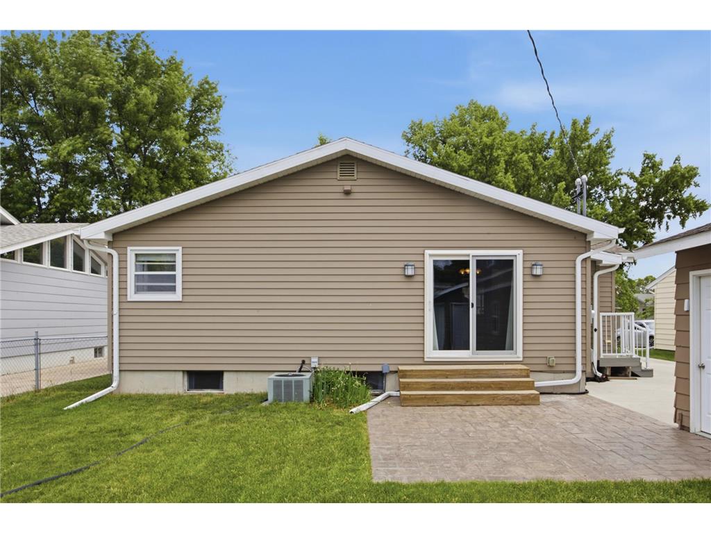 903 19th Street N Moorhead MN 56560 7095435 image32
