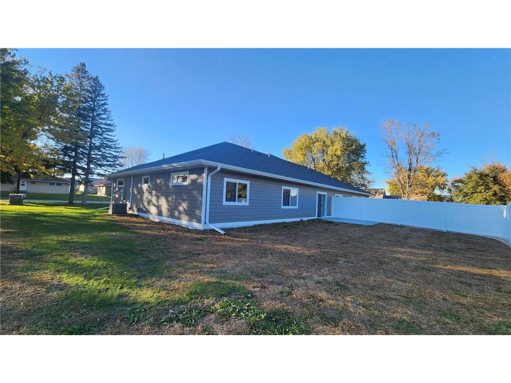 903 7th Ave SW Pipestone MN 56164 6793524 image4