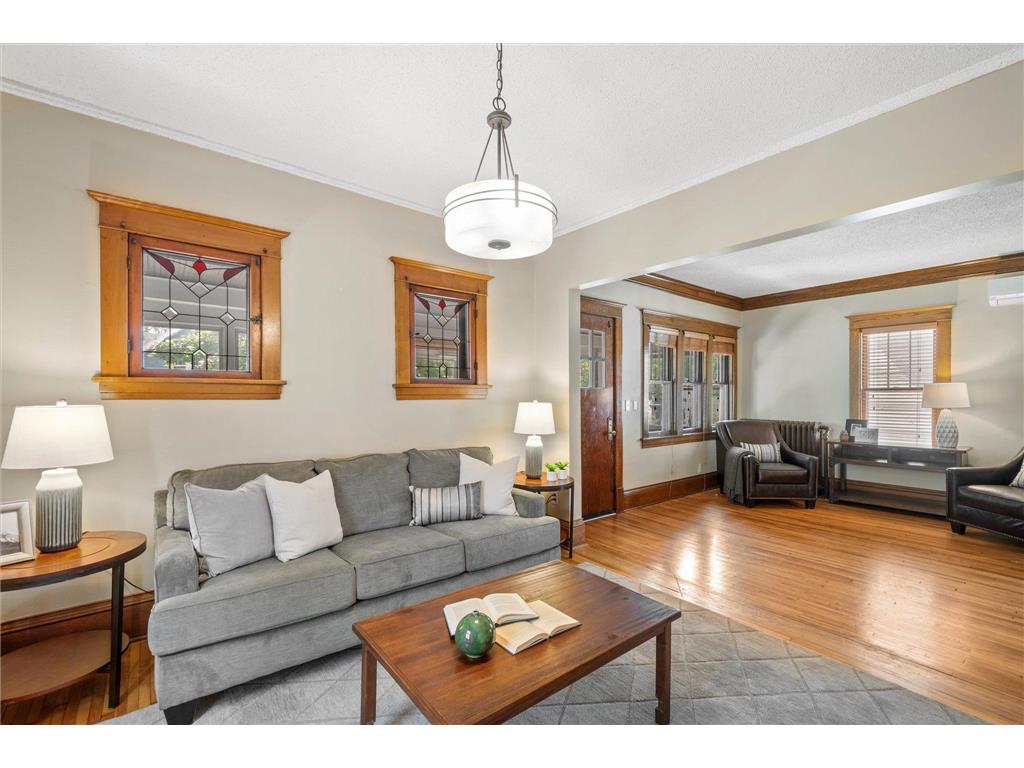 903 Linwood Avenue Saint Paul MN 55105 6594226 image1